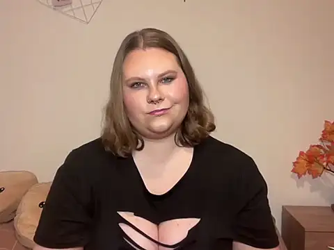 Snapshot of BriannaFlirty chatting on 11-22-25, 07:18 BriannaFlirty online show from 11-22-25, 07:18