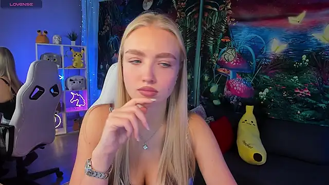 Snapshot of TessaGrays chatting on 10-28-25, 10:52 TessaGrays online show from 10-28-25, 10:52