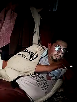 Snapshot of RAJV_ chatting on 11-17-25, 08:36 RAJV online show from 11-17-25, 08:36