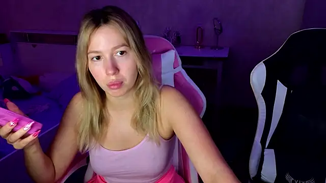 stefany and bettany online show from 11-13-25, 11:42