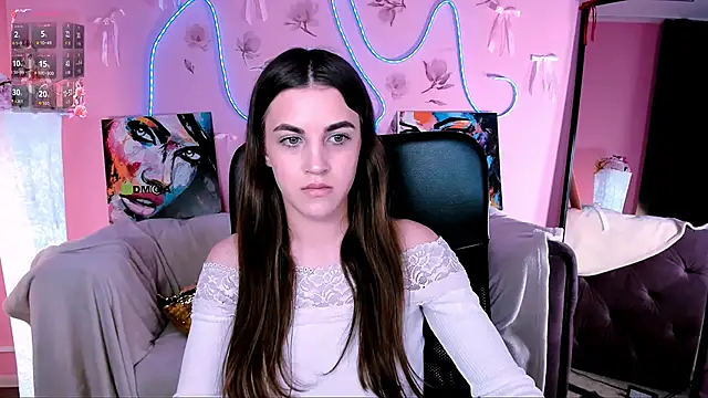 Snapshot of lina_fox12 chatting on 05-20-26, 04:35 lina fox12 online show from 05-20-26, 04:35