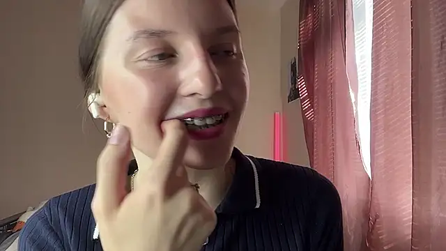 JanellHousen online show from 06-11-26, 05:16