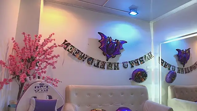 Gabriela milani online show from 10-27-25, 11:25