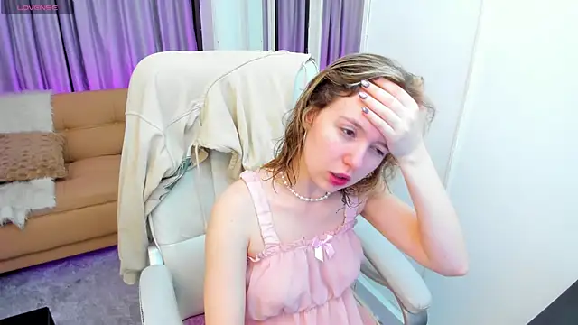 Lucia Copper online show from 11-28-25, 11:57