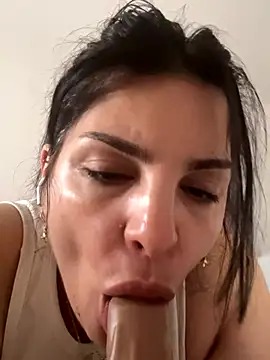 Snapshot of sweet_manuella chatting on 10-16-25, 08:04 sweet manuella online show from 10-16-25, 08:04