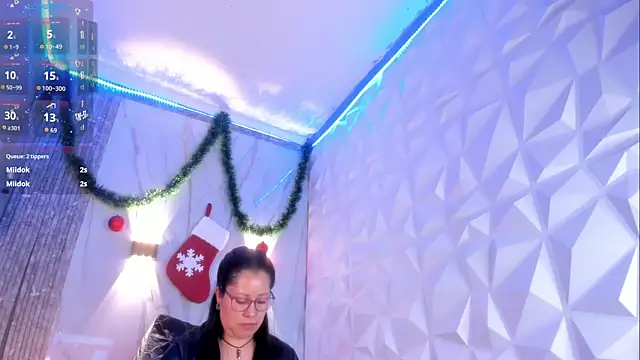 Snapshot of Marianasmitt chatting on 12-13-25, 07:53 Marianasmitt online show from 12-13-25, 07:53