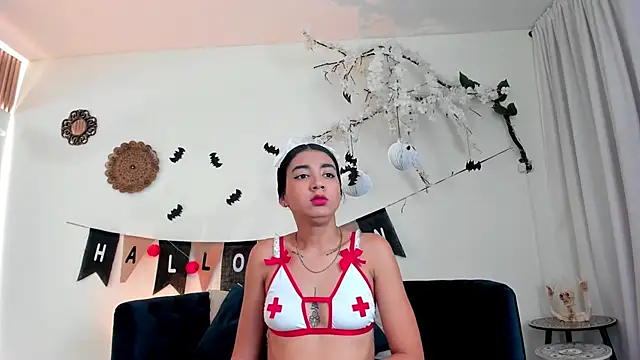 cloe taylor   online show from 10-28-25, 05:11