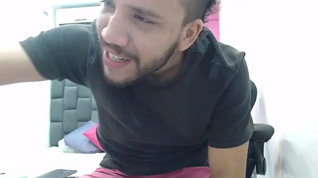 Juan FelipeX01 online show from 10-22-25, 03:23