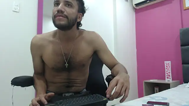 Juan FelipeX01 online show from 10-29-25, 03:14