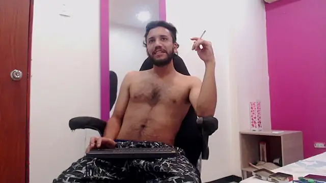 Juan FelipeX01 online show from 11-04-25, 05:01