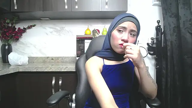 Neesha   online show from 11-24-25, 12:05