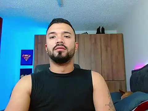 Snapshot of mathewv_ chatting on 11-17-25, 10:04 mathewv online show from 11-17-25, 10:04