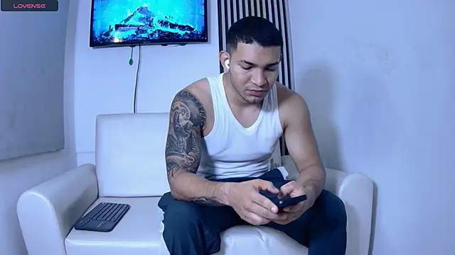 venedic bull online show from 11-29-25, 04:04