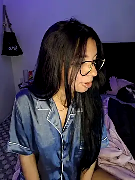 Licy Gabriela online show from 12-20-25, 04:08