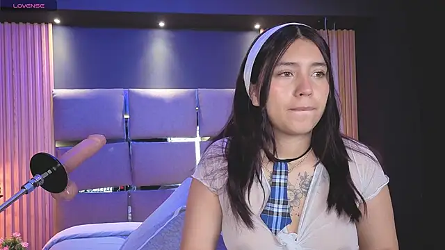 Emily Roberts9 online show from 11-22-25, 11:31