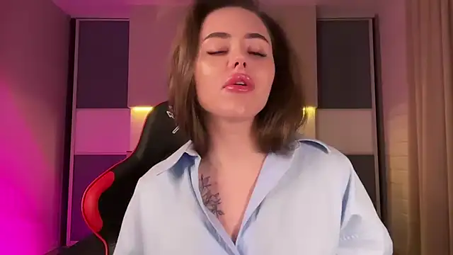 Snapshot of AlmaryKim chatting on 01-28-25, 09:08 AlmaryKim online show from 01-28-25, 09:08