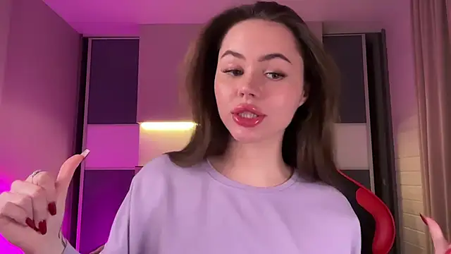 Snapshot of AlmaryKim chatting on 02-05-25, 07:53 AlmaryKim online show from 02-05-25, 07:53