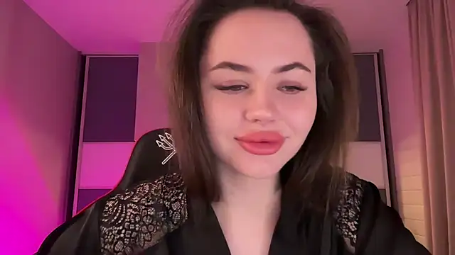 Snapshot of AlmaryKim chatting on 02-11-25, 09:25 AlmaryKim online show from 02-11-25, 09:25