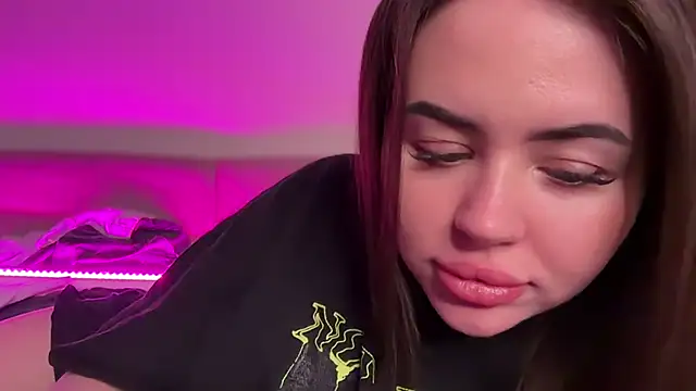 AlmaryKim online show from 11-18-25, 09:08