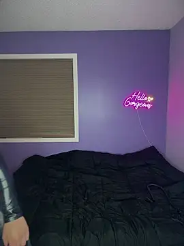 Snapshot of cinderellie chatting on 11-15-25, 04:21 cinderellie online show from 11-15-25, 04:21