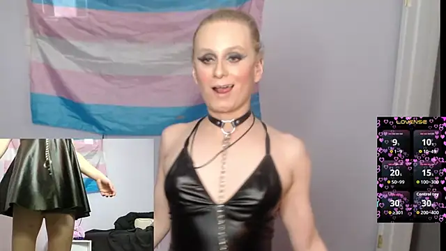 Snapshot of cinderellie chatting on 11-16-25, 05:57 cinderellie online show from 11-16-25, 05:57