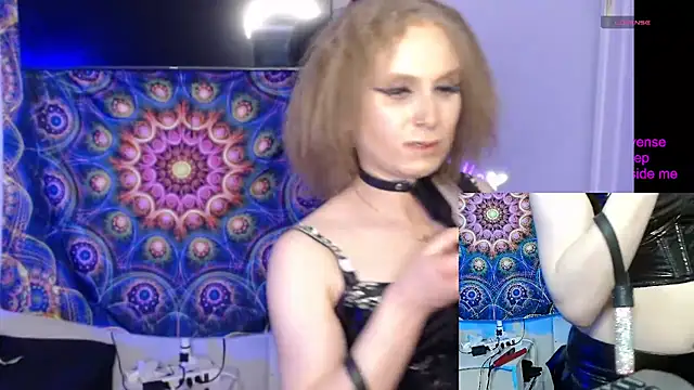 Snapshot of cinderellie chatting on 12-03-25, 04:53 cinderellie online show from 12-03-25, 04:53