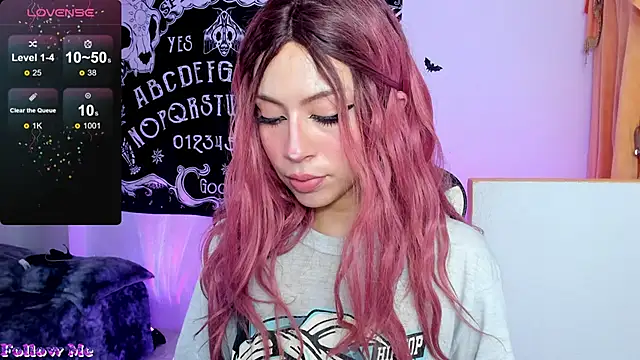 Snapshot of Anni_420_ chatting on 10-29-25, 08:16 Anni 420 online show from 10-29-25, 08:16