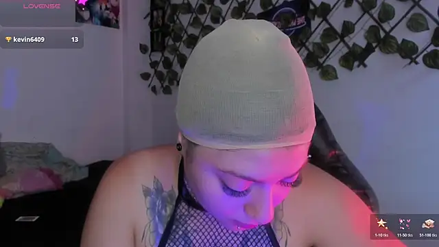 Snapshot of Kora_Red69 chatting on 07-26-26, 04:14 Kora Red69 online show from 07-26-26, 04:14