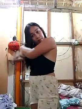 luna light23 online show from 10-24-25, 06:21