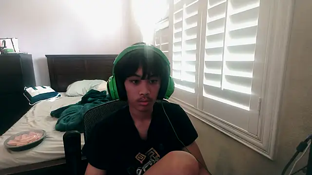 youngasianboy2007 online show from 11-02-25, 08:44