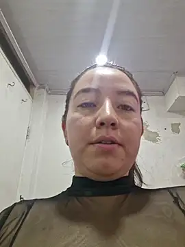 Snapshot of annyaparis chatting on 11-08-25, 11:58 annyaparis online show from 11-08-25, 11:58