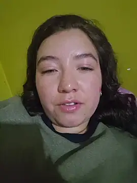 Snapshot of annyaparis chatting on 11-14-25, 02:10 annyaparis online show from 11-14-25, 02:10