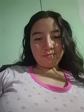 Snapshot of annyaparis chatting on 11-18-25, 02:06 annyaparis online show from 11-18-25, 02:06