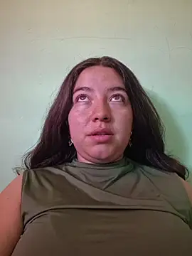 Snapshot of annyaparis chatting on 11-27-25, 02:19 annyaparis online show from 11-27-25, 02:19