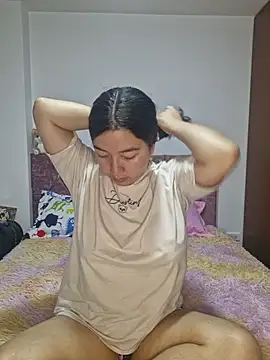 Snapshot of annyaparis chatting on 11-30-25, 11:09 annyaparis online show from 11-30-25, 11:09