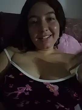 Snapshot of annyaparis chatting on 12-14-25, 11:09 annyaparis online show from 12-14-25, 11:09