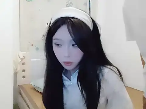 Snapshot of xiaoyazi1358 chatting on 10-04-25, 12:03 xiaoyazi1358 online show from 10-04-25, 12:03