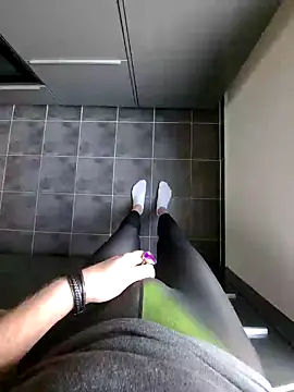 Snapshot of rezzzze chatting on 11-08-25, 11:54 rezzzze online show from 11-08-25, 11:54