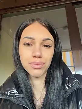 Snapshot of ilariea_girl chatting on 10-10-25, 06:34 ilariea girl online show from 10-10-25, 06:34