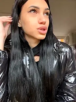 Snapshot of ilariea_girl chatting on 10-14-25, 06:47 ilariea girl online show from 10-14-25, 06:47