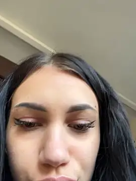 Snapshot of ilariea_girl chatting on 10-16-25, 07:20 ilariea girl online show from 10-16-25, 07:20