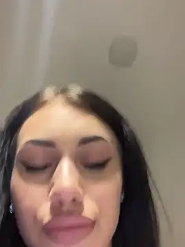 ilariea girl online show from 11-16-25, 09:42