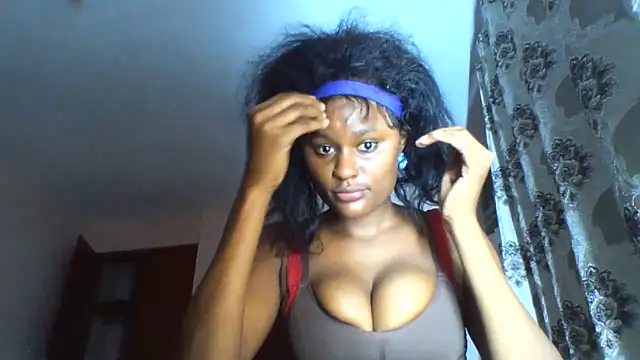 Famous-ryleigh online show from 10-10-25, 03:11