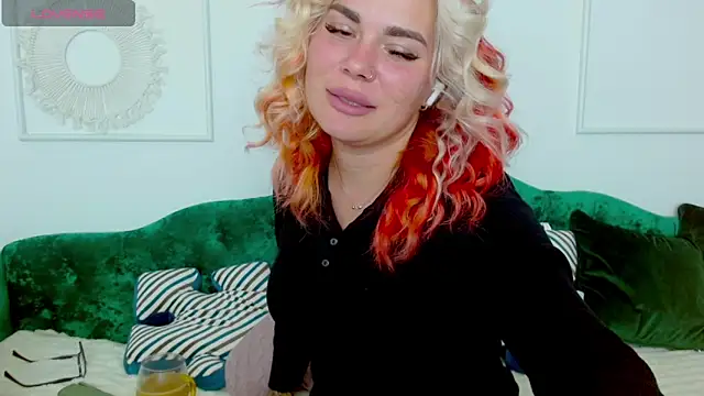 Naughty kittyy1 online show from 10-11-25, 07:56