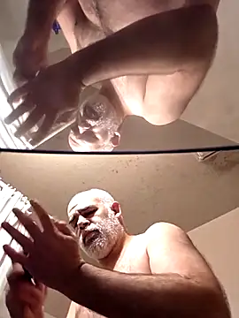 DeeBestEver online show from 12-04-25, 10:40