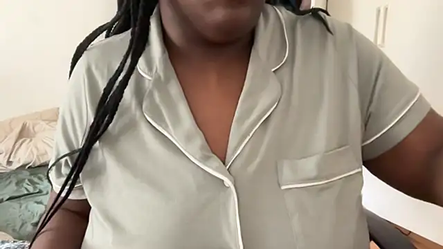 nanaisbackk online show from 04-05-26, 12:35