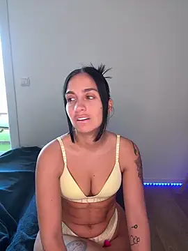 LaPetiteKim online show from 04-17-26, 12:30