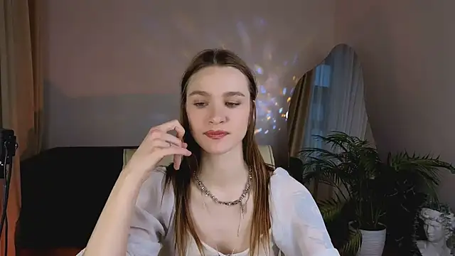 Snapshot of PollyMayer chatting on 10-02-25, 06:42 PollyMayer online show from 10-02-25, 06:42