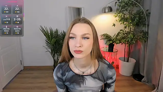 Snapshot of PollyMayer chatting on 11-18-25, 08:57 PollyMayer online show from 11-18-25, 08:57