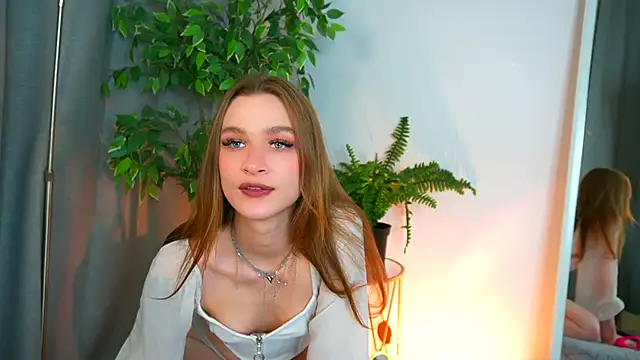 Snapshot of PollyMayer chatting on 12-04-25, 09:12 PollyMayer online show from 12-04-25, 09:12